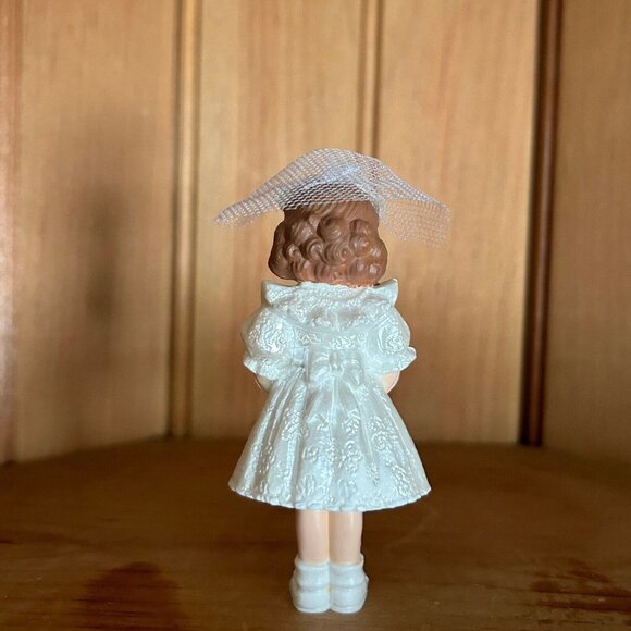 Vintage Wilton Communion Girl Brunette Tulle Veil Cake Topper Cupcake Decoration - Picture 2 of 6